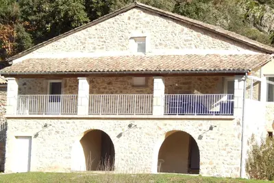 Image de Maison en pierre vue panoramique sur le pic de ladenne et massif du tanargue