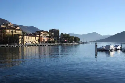 Image de Terrasse sur le lac d'Iseo Wifi-Reductions De Novembre À Janvier
