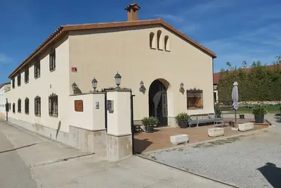 Image de Cal Dragano avec charme entre vignobles avec piscine