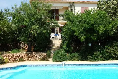 Image de Bandol, appartement 3* dans villa avec piscine privée, situé à 500m de la mer.
