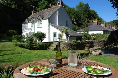 Image de Charmant Stream Side Cottage, Boscastle