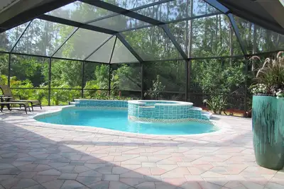 Image de Villa de 2 suites principales avec piscine/Spa chauffée dans complexe privé