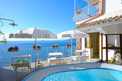 Vue de la mer depuis le balcon