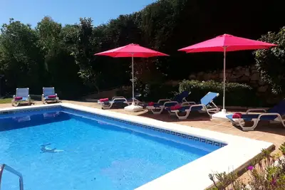 Image de belle villa 4 chambres \/ salle de bain piscine chauffée gratuite octobre et novembre, décembre, WiFi rapide gratuit