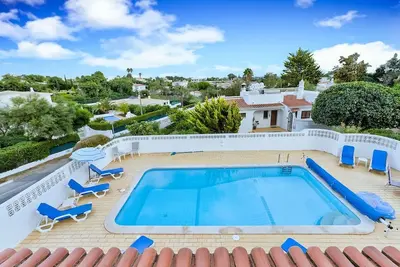 Image de Grande villa de 4 chambres située sur un domaine tranquille