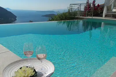 Image de Villa De Luxe Superieure Pres De Nidri Donnant Sur La Plage Mikros Gialos