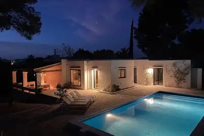 Image de Finca freshly and totally renovated with pool and distant sea view, Lt renting