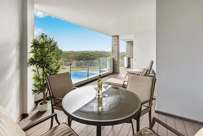 Image de Luxueux T2 300m d'une magnifique plage, Tv, Ac, Wifi, entièrement équ.