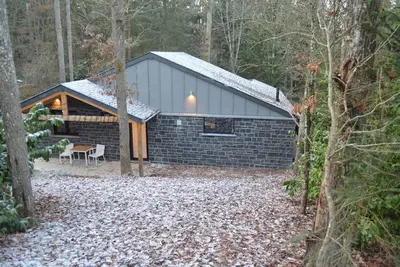 Image de Chalet entièrement rénové en 1000 m² de forêt