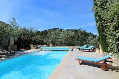 Image de Maison provençale au milieu des oliviers, sa piscine chauffée du 06\/04 au 03\/11