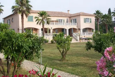 Image de Villa De Prestige Avec Court De Tennis Et Acces Prive Plage 100 m