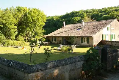 Image de Gîte de caractère à proximité d'Angoulême dans la vallée Natura 2000