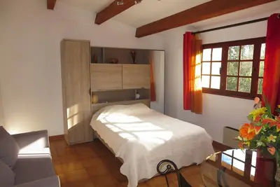Image de Studio 25 m² idéalement situé pour visiter la cote d'azur