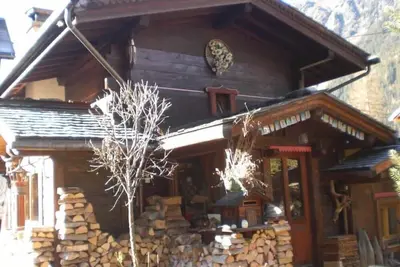 Image de Chalet en bois avec jardin