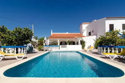 Villa V3 avec piscine privée et climatisation