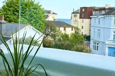 Image de La plage au bout de la route - Appartement familial avec parking privé