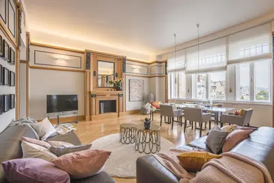 Image de Magnifique suite avec vue sur la Grande Synagogue. 110 m2 -WiFi - Ac