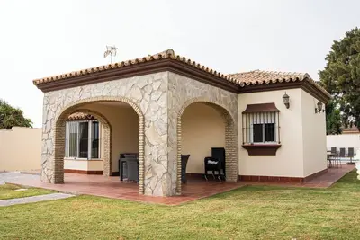 Image de Fully Airconditioned Beautiful villa with pool \/ Wi Fi - Close to Beach and Shop