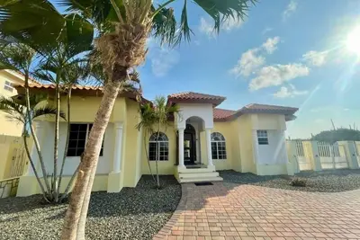 Image de Villa avec piscine privée et beaucoup d'intimité!