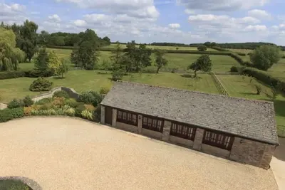 The Cotswold Manor Cottage, bain à remous exclusif, granges de jeux / événements, 70 acres de parc