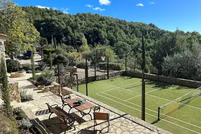 Image de Superbe maison provençale en pierre avec une vue incroyable et un jardin