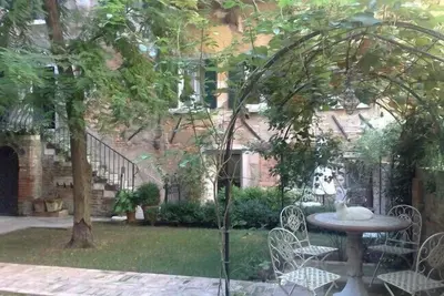 Image de Bel appartement avec jardin au coeur de Venise