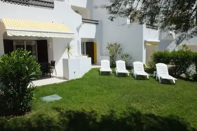 Image de 10 min Ă pied de la plage. Appartement de luxe, donnant sur le practice de golf.