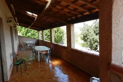 Image de Grande maison 6ch sur terrain de 2000m2 avec piscine privée