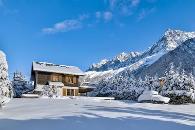 Image de Magnifique chalet avec les meilleures vues : 5 chambres, 6 Sdb, sauna, jacuzzi