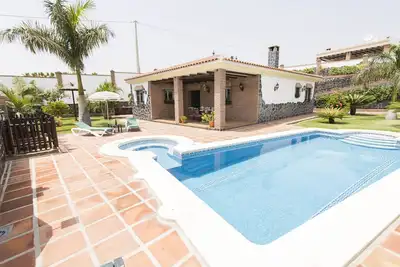 Image de Private villa with heated pool and hot tub in Nerja (Malaga)