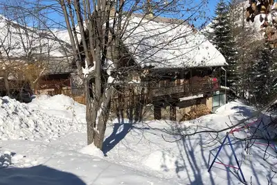 Image de Chalet classé 4*, au calme et à proximité des remontées mécaniques et des pistes