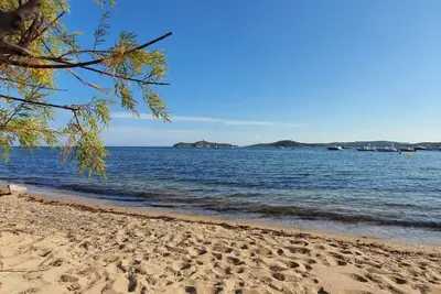 Image de Jolie villa pieds dans l'eau vue mer | plage à 30 mètres