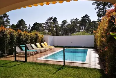 Al 11 368 4 chambres, 3 salles de bains e avec piscine. Plage à 300 m