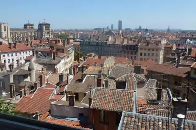 Image de Magnifique maison avec une vue 180 ° et jardin privatif au coeur du Vieux Lyon