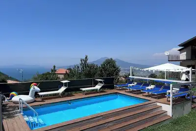 Image de Appartements avec piscine et vue imprenable sur le Golfo di Napoli