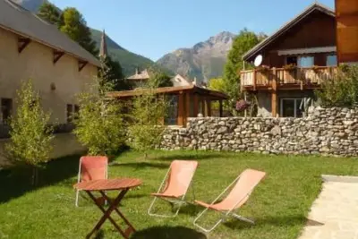 Image de Ski et  Bains: Etage de  Chalet pour 6 personnes, avec jardin :  Centre Monetier