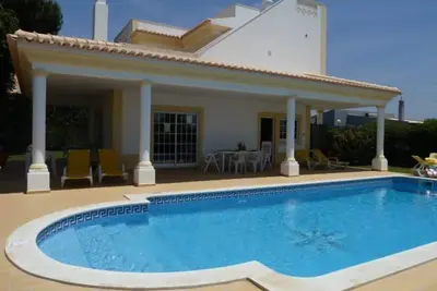 Image de Villa de haute qualité, Villa de 5 chambres avec climatisation, grande piscine privée, avec vue
