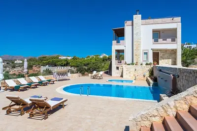 Image de 5 Bedroom Luxury Villa With Pool, Childrens Pool, Sea View And Near The Beach