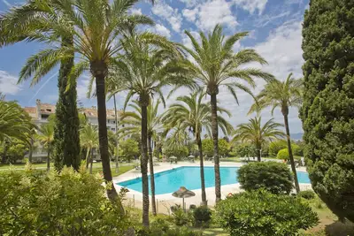 Image de Large 2 bedroom/2 bathroom apartment close to Marbella  and beach.