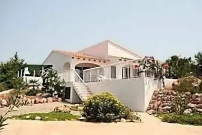 Image de Villa avec piscine privée et vue sur la mer