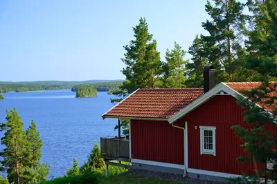 Image de Maison de vacances de luxe avec sauna et une belle vue sur un grand lac