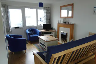 Image de Maison de vacances moderne à quelques minutes à pied de la belle plage.