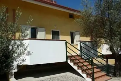 Image de Maison de ville spacieuse de 10 chambres à 250 mètres de la plage