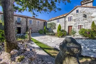 Image de Maisons rurales pour 24 personnes avec piscines et grand jardin
