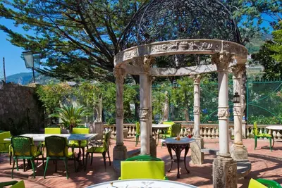 Image de Equipé d'une grande terrasse, villa Ravello Center, pas de parking sur demande