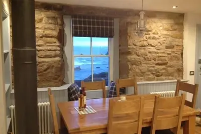 Image de Belle maison de pêcheur des années 1850 sur le front de mer dans un emplacement privilégié