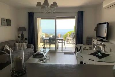 Image de Très beau mas-piscine privée (chauffée)-vue mer imprenable-rés. sécur.