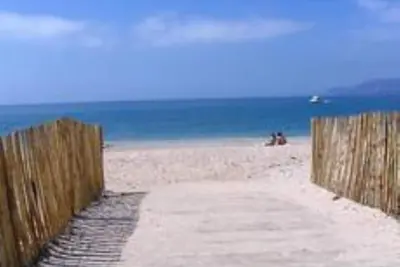 Image de F2 Sur La Presqu'Ile De Giens Proche Plage Bergerie, Terrasse Sud, Parking Priv