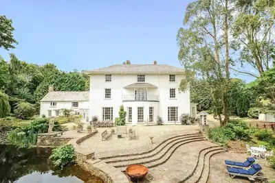 Image de Magnifique chambre géorgienne de 8 chambres, piscine couverte, salle de cinéma, 16 à 20 personnes