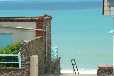 Image de Charme, plaisir et relaxation vue sur mer. avec 3 belles chambres